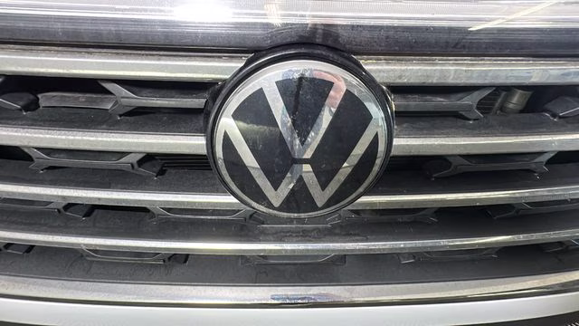 2024 Pure White Volkswagen Atlas 2.0T SE AWD SUV