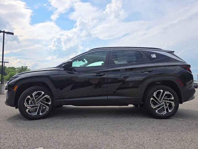 2026 Phantom Black Hyundai Tucson SEL Plus AWD SUV