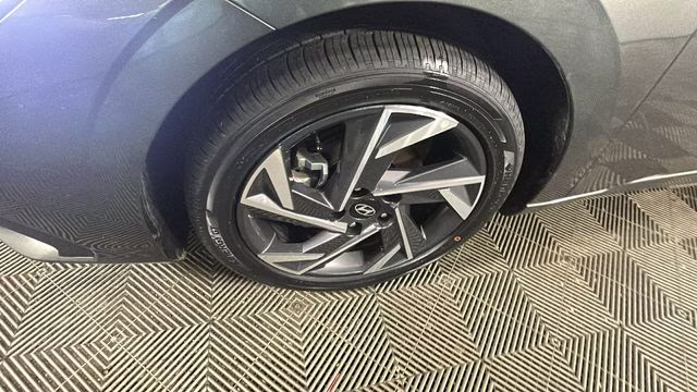 2025 Amazon Gray Hyundai Elantra Hybrid SEL Sport FWD Sedan