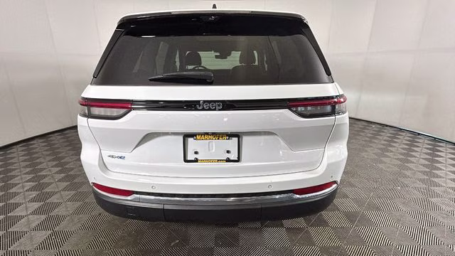 2023 Bright White Clearcoat Jeep Grand Cherokee 4xe 4X4 SUV