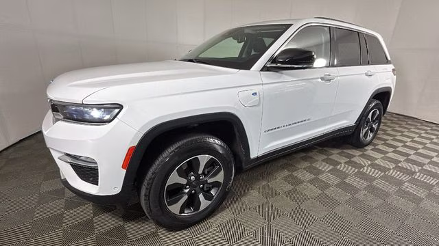2023 Bright White Clearcoat Jeep Grand Cherokee 4xe 4X4 SUV