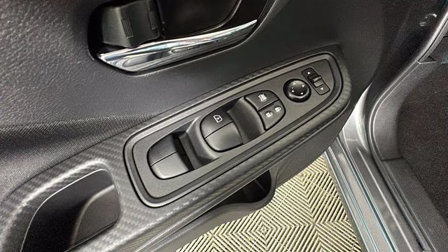 2022 Gun Metallic Nissan Versa 1.6 SV FWD Sedan