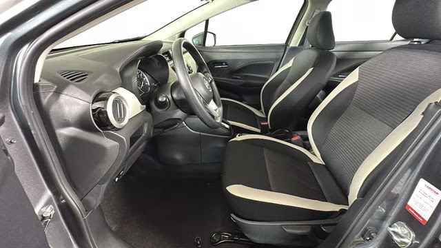 2022 Gun Metallic Nissan Versa 1.6 SV FWD Sedan