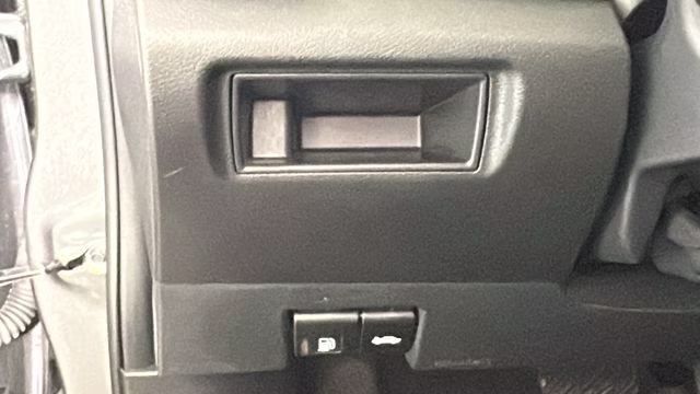 2022 Gun Metallic Nissan Versa 1.6 SV FWD Sedan