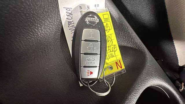 2022 Gun Metallic Nissan Versa 1.6 SV FWD Sedan