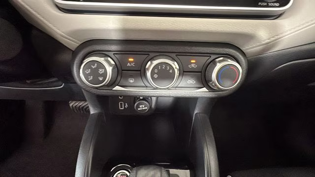 2022 Gun Metallic Nissan Versa 1.6 SV FWD Sedan