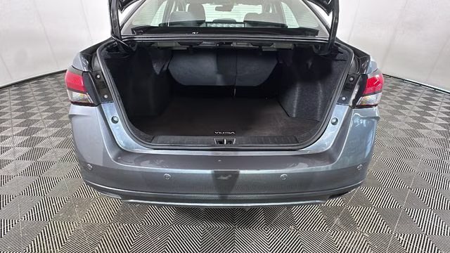 2022 Gun Metallic Nissan Versa 1.6 SV FWD Sedan