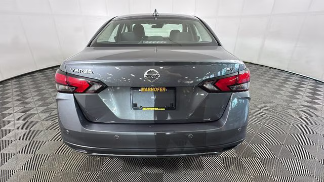 2022 Gun Metallic Nissan Versa 1.6 SV FWD Sedan