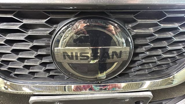 2022 Gun Metallic Nissan Versa 1.6 SV FWD Sedan