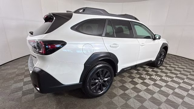 2024 Crystal White Pearl Subaru Outback Onyx Edition AWD SUV