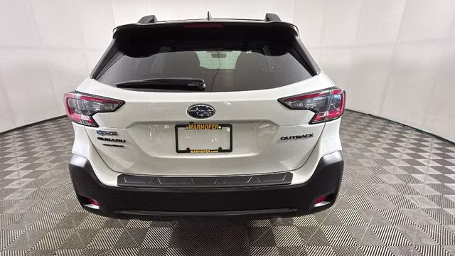 2024 Crystal White Pearl Subaru Outback Onyx Edition AWD SUV