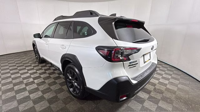 2024 Crystal White Pearl Subaru Outback Onyx Edition AWD SUV