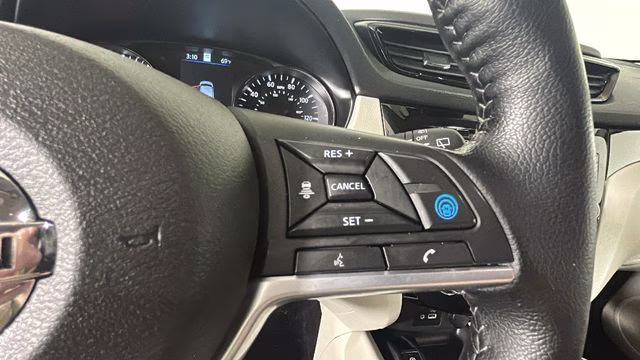 2022 Pearl White Tricoat Nissan Rogue Sport SL AWD SUV