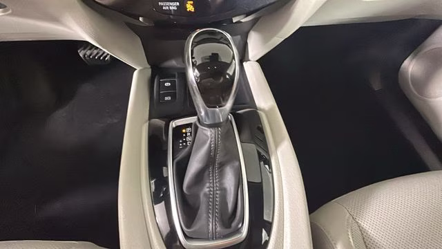 2022 Pearl White Tricoat Nissan Rogue Sport SL AWD SUV