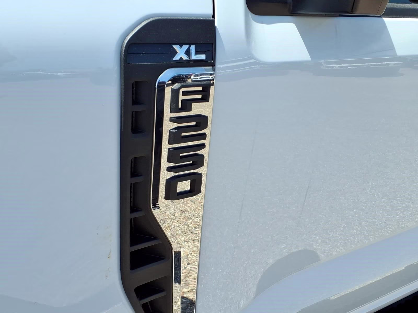 2026 Oxford White Ford Super Duty F-250 SRW XL 4X4 Truck