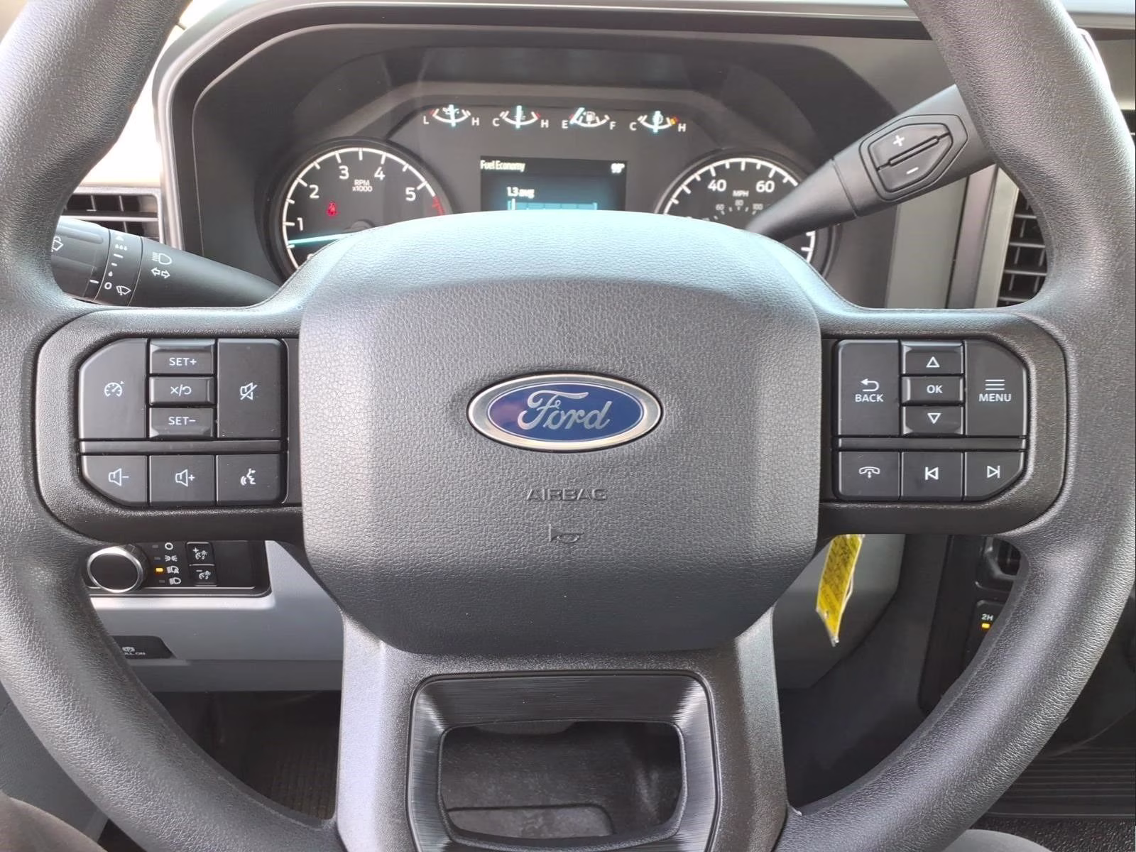 2026 Oxford White Ford Super Duty F-250 SRW XL 4X4 Truck