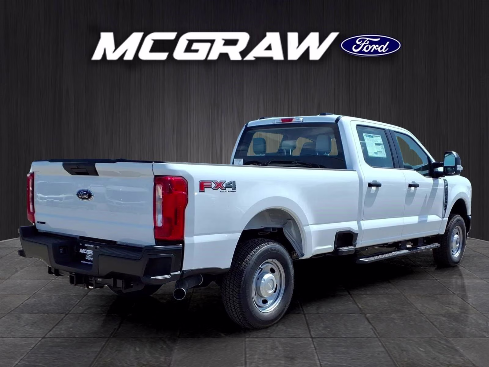 2026 Oxford White Ford Super Duty F-250 SRW XL 4X4 Truck