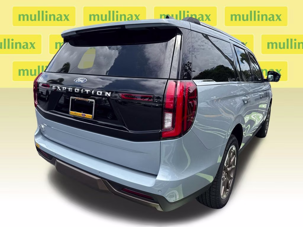 2026 Glacier Gray Metallic Tri-Coat Ford Expedition King Ranch 4X4 SUV