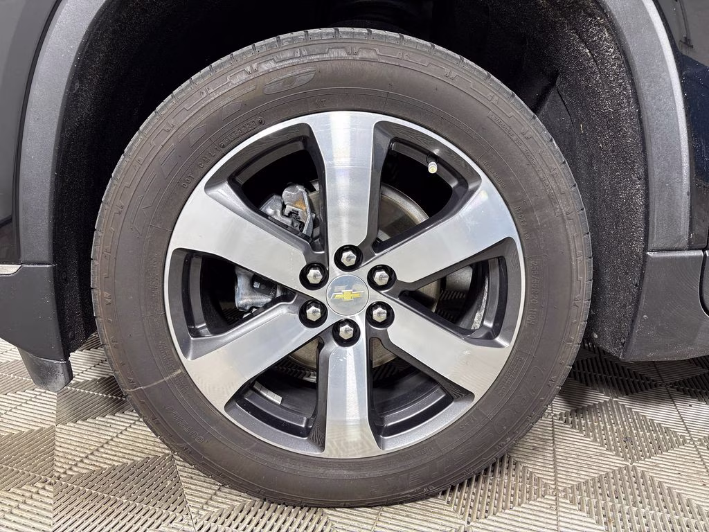 2020 Mosaic Black Metallic Chevrolet Traverse 3LT FWD SUV