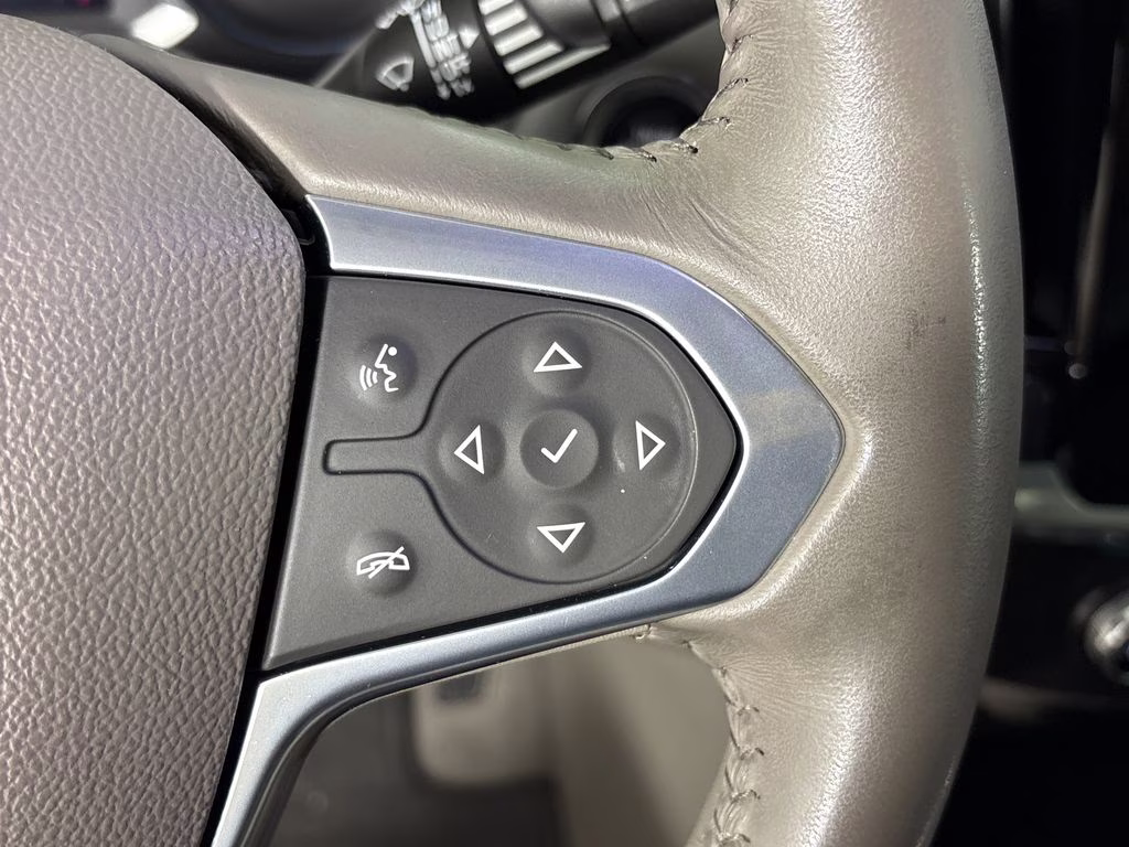 2020 Mosaic Black Metallic Chevrolet Traverse 3LT FWD SUV