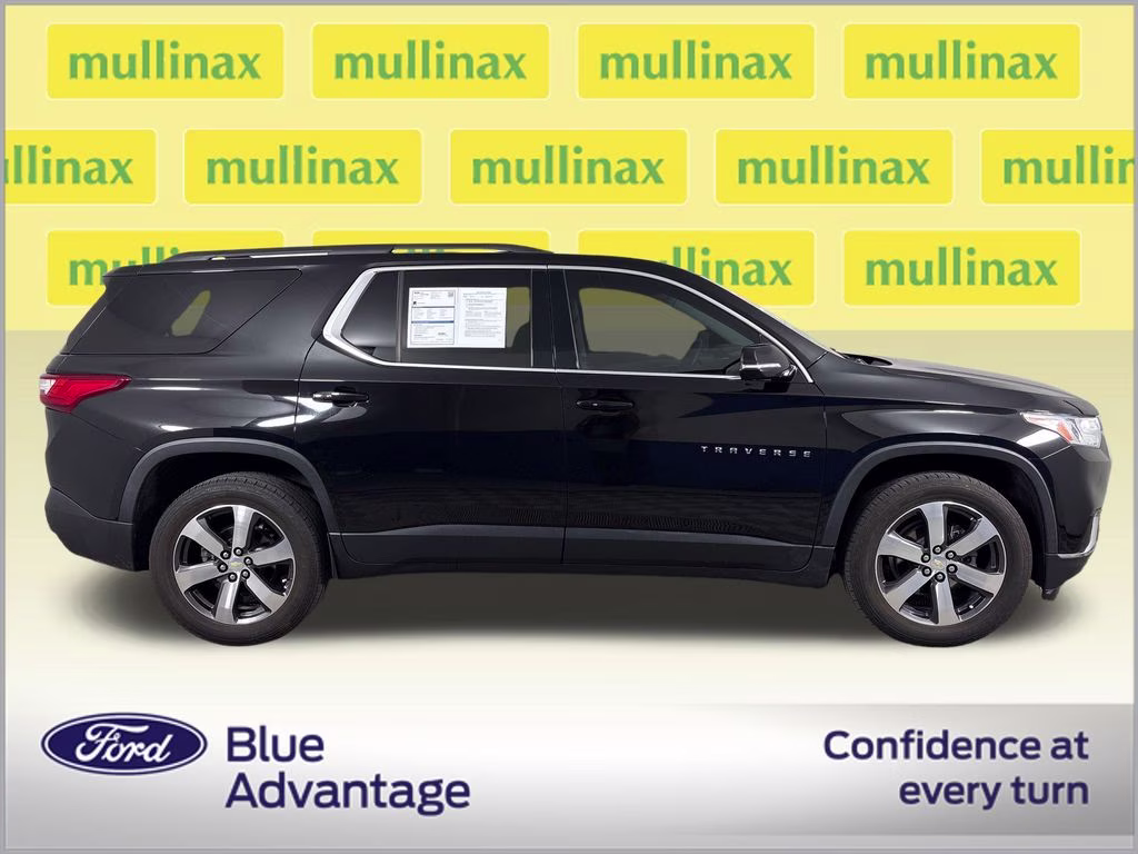 2020 Mosaic Black Metallic Chevrolet Traverse 3LT FWD SUV