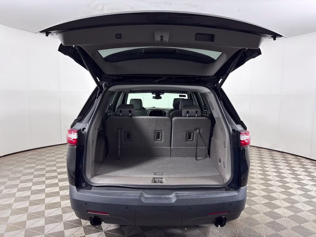 2020 Mosaic Black Metallic Chevrolet Traverse 3LT FWD SUV
