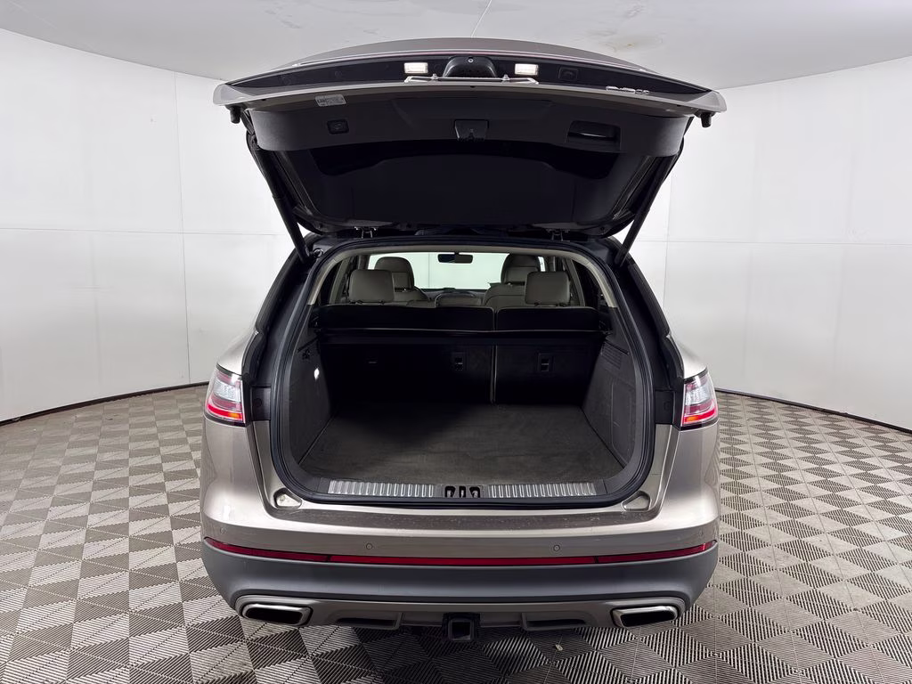 2019 Mocha Lincoln Nautilus Reserve FWD SUV