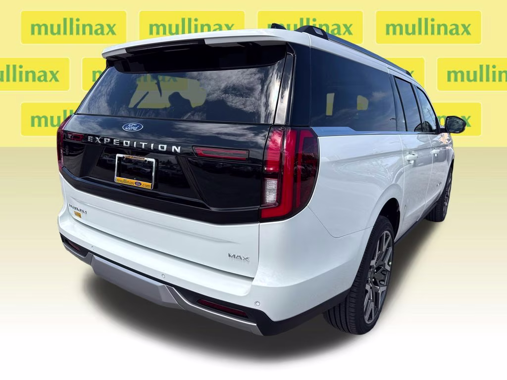 2026 Star White Metallic Tri-Coat Ford Expedition Max Platinum 4X4 SUV