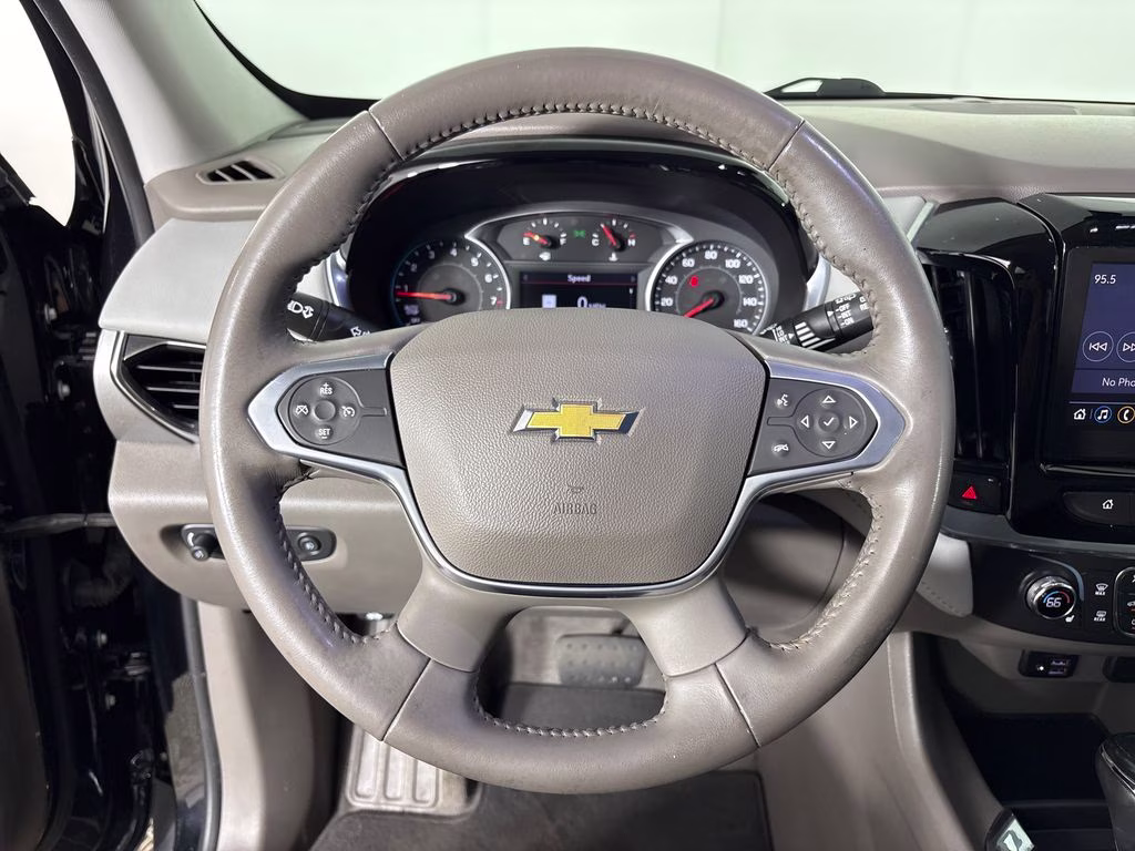 2020 Mosaic Black Metallic Chevrolet Traverse 3LT FWD SUV