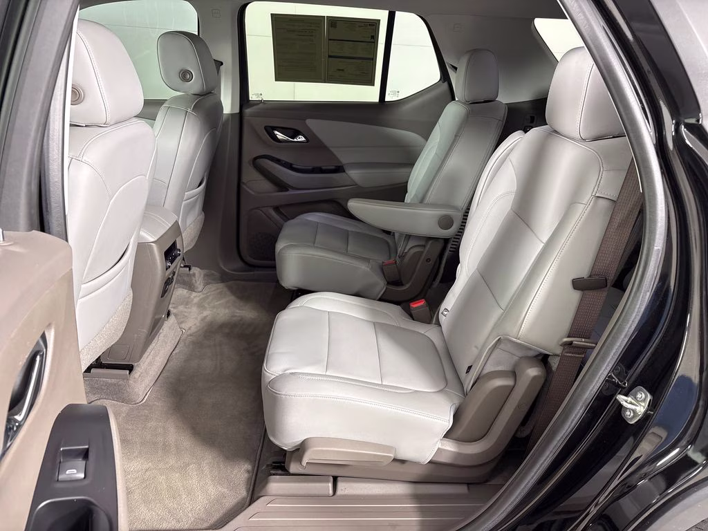 2020 Mosaic Black Metallic Chevrolet Traverse 3LT FWD SUV