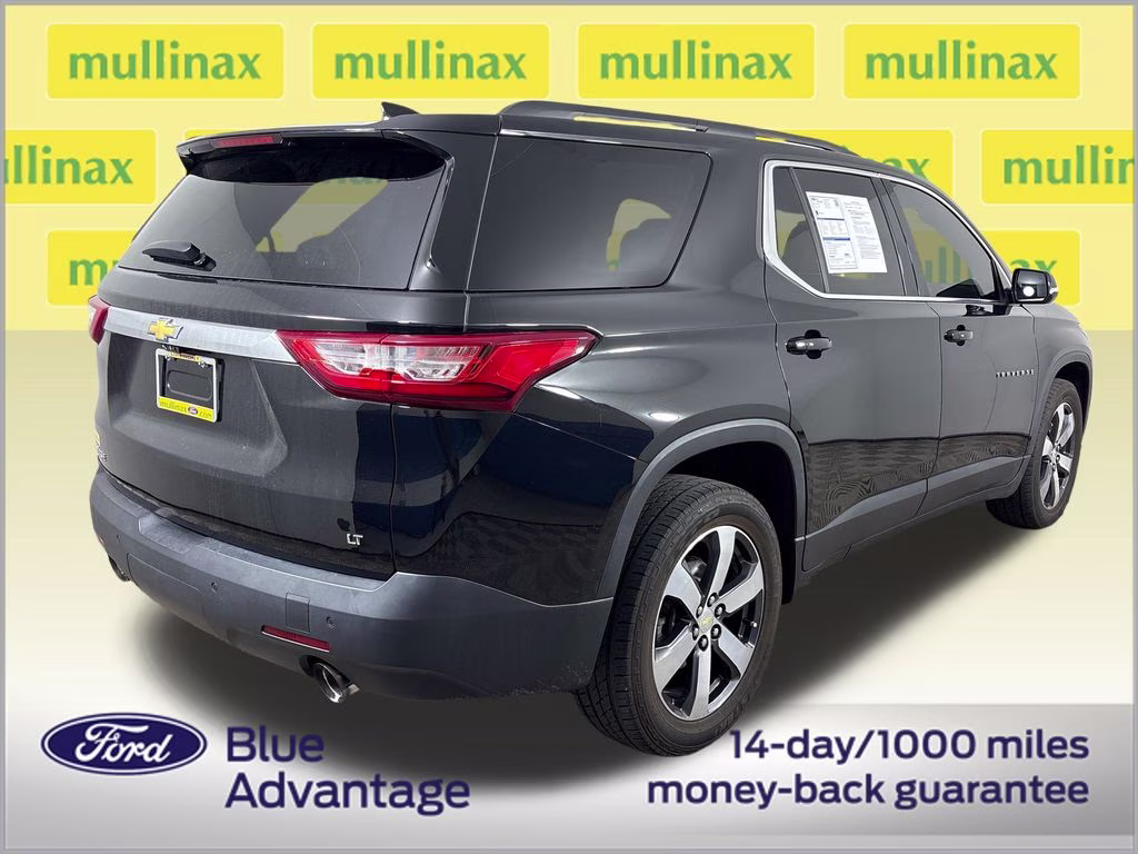2020 Mosaic Black Metallic Chevrolet Traverse 3LT FWD SUV