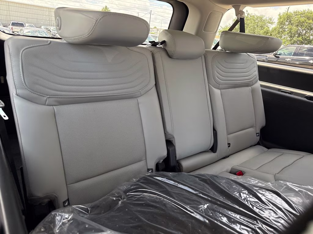 2026 Star White Metallic Tri-Coat Ford Expedition Max Platinum 4X4 SUV