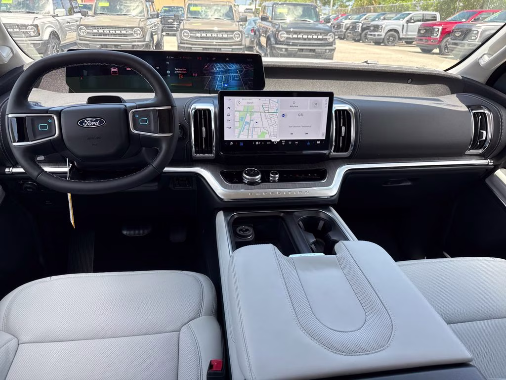 2026 Star White Metallic Tri-Coat Ford Expedition Max Platinum 4X4 SUV