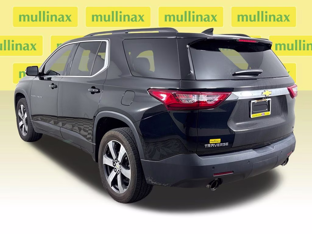 2020 Mosaic Black Metallic Chevrolet Traverse 3LT FWD SUV