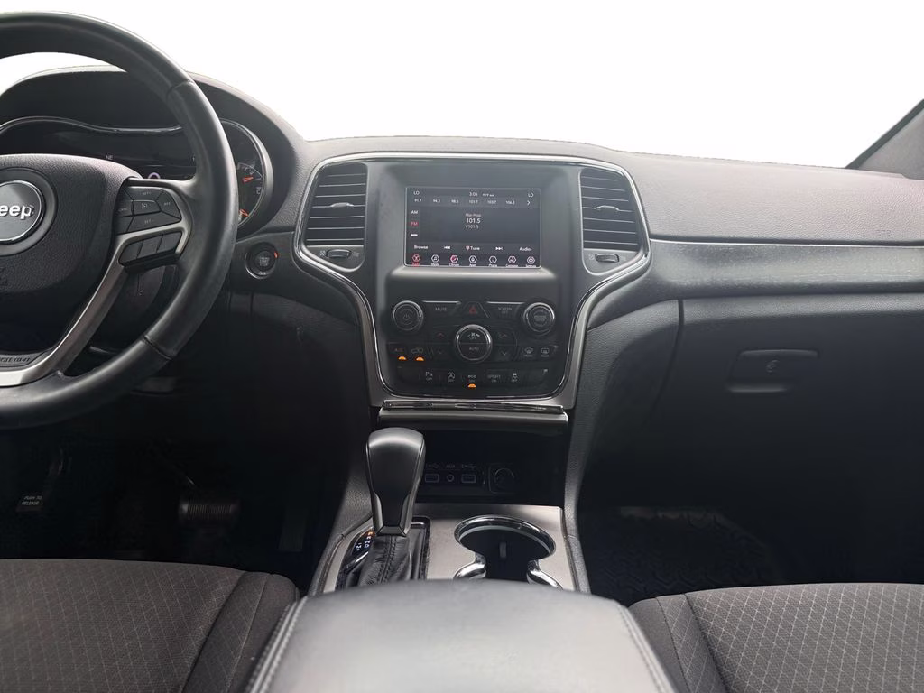 2018 Velvet Red Pearlcoat Jeep Grand Cherokee Laredo E 4X4 SUV