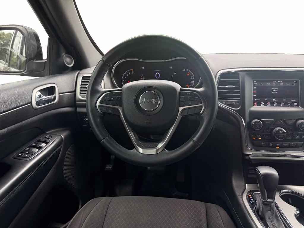 2018 Velvet Red Pearlcoat Jeep Grand Cherokee Laredo E 4X4 SUV