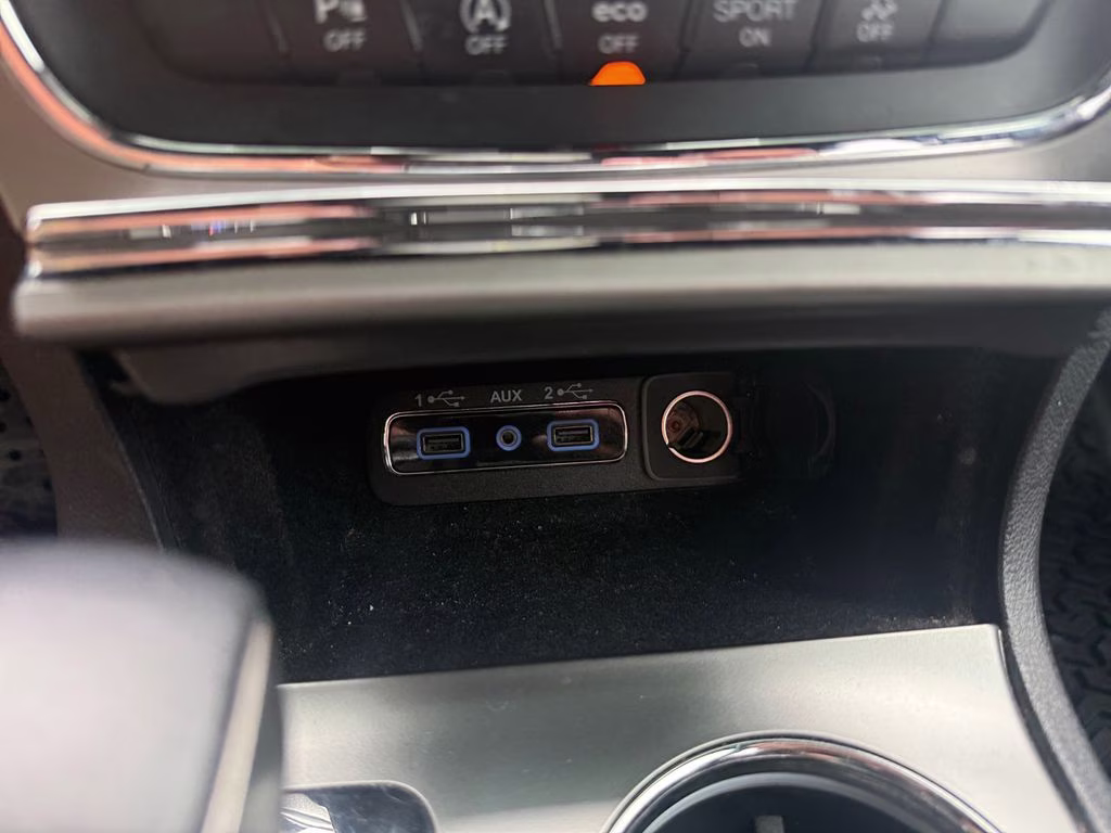 2018 Velvet Red Pearlcoat Jeep Grand Cherokee Laredo E 4X4 SUV