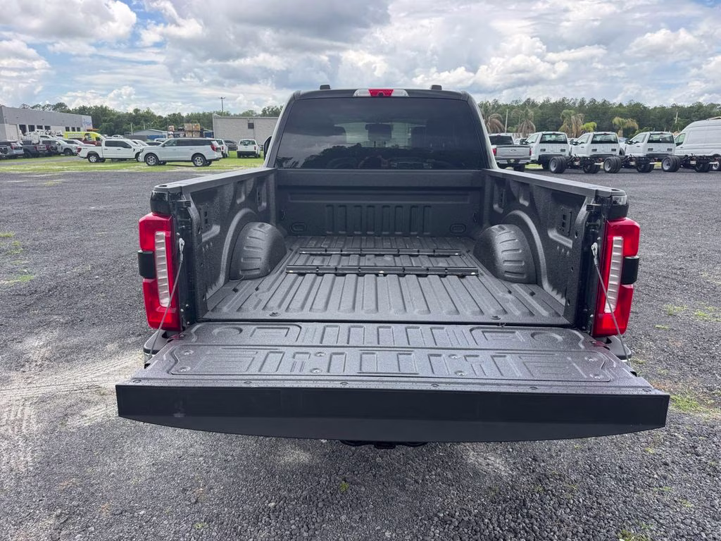 2026 Black Metallic Ford Super Duty F-250 SRW Lariat 4X4 Truck