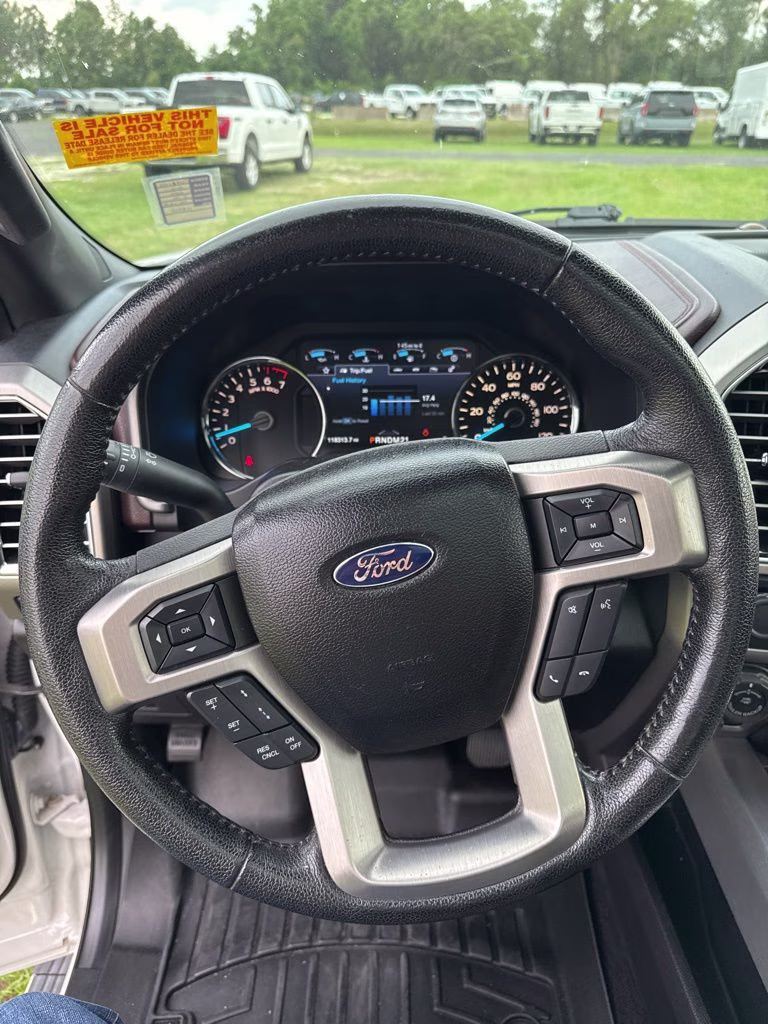 2016 White Platinum Clearcoat Metallic Ford F-150 Platinum 4X4 Truck