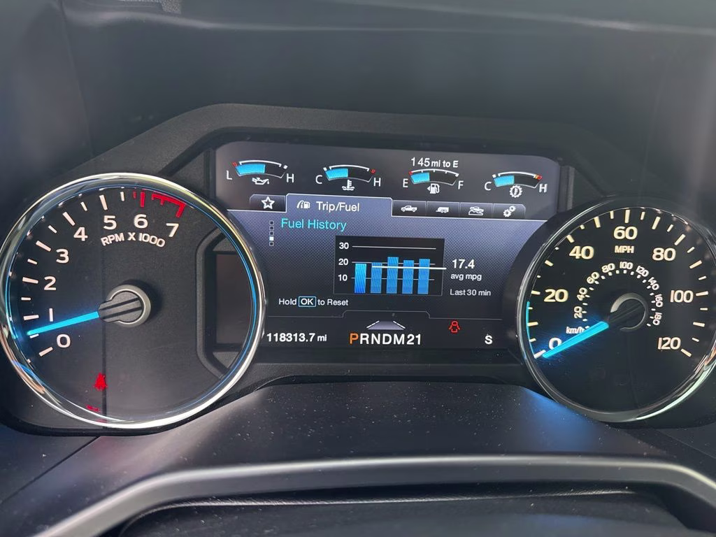 2016 White Platinum Clearcoat Metallic Ford F-150 Platinum 4X4 Truck