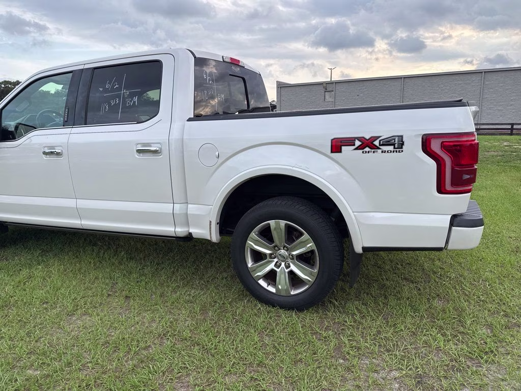 2016 White Platinum Clearcoat Metallic Ford F-150 Platinum 4X4 Truck