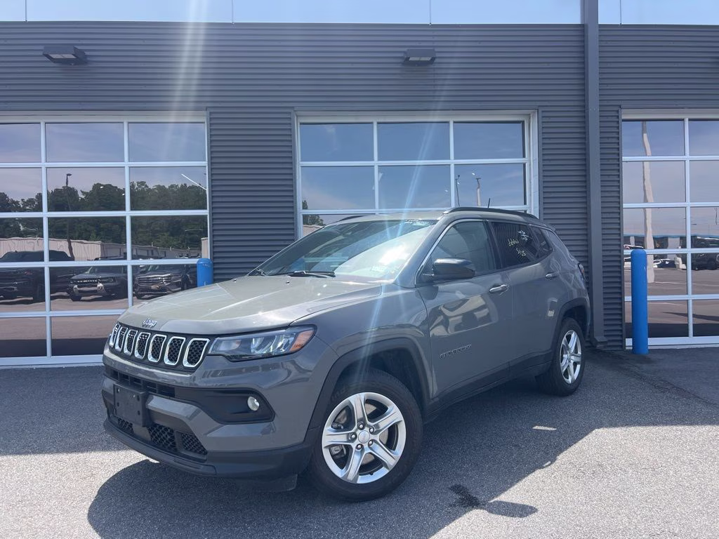 2024 Sting-Gray Clearcoat Jeep Compass Latitude 4X4 SUV