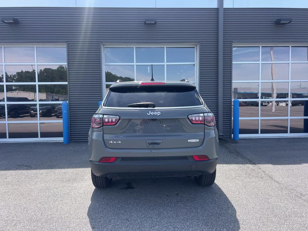 2024 Sting-Gray Clearcoat Jeep Compass Latitude 4X4 SUV
