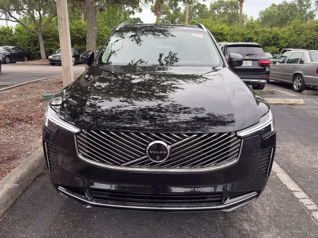 2025 Onyx Black Metallic Volvo XC90 Ultra AWD SUV