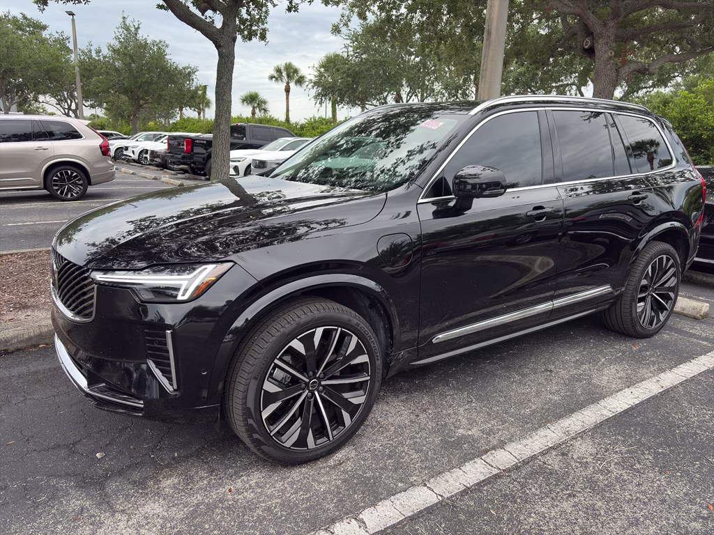 2025 Onyx Black Metallic Volvo XC90 Ultra AWD SUV