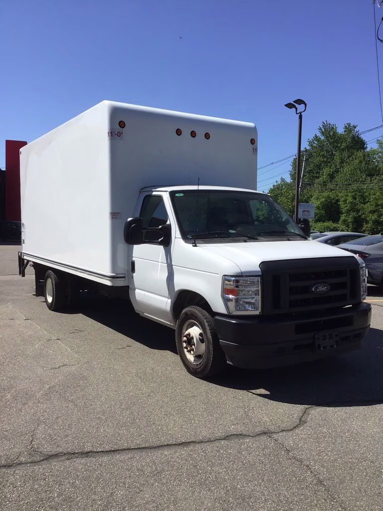 2024 Oxford White Ford E-350SD Base RWD Truck
