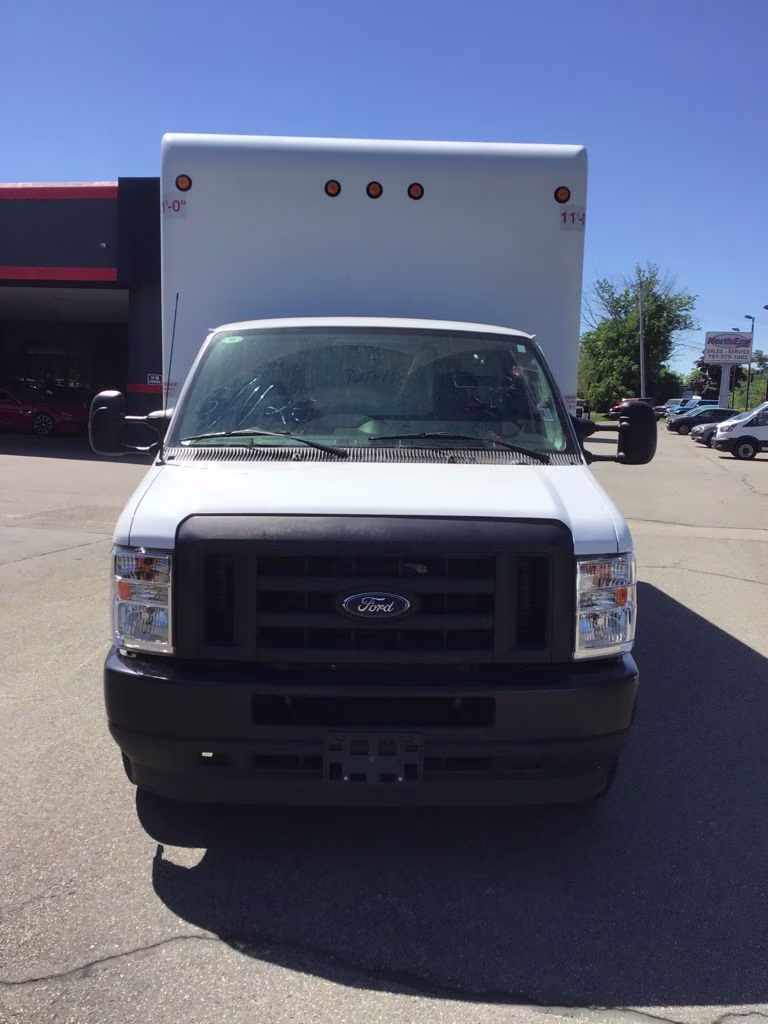 2024 Oxford White Ford E-350SD Base RWD Truck