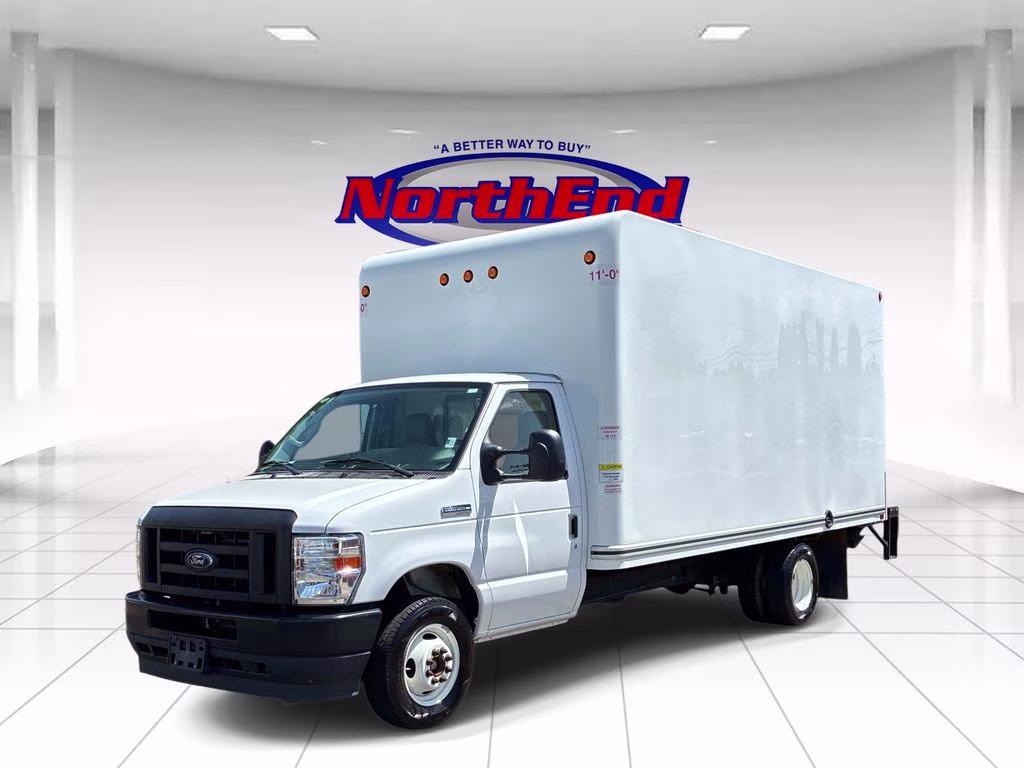 2024 Oxford White Ford E-350SD Base RWD Truck
