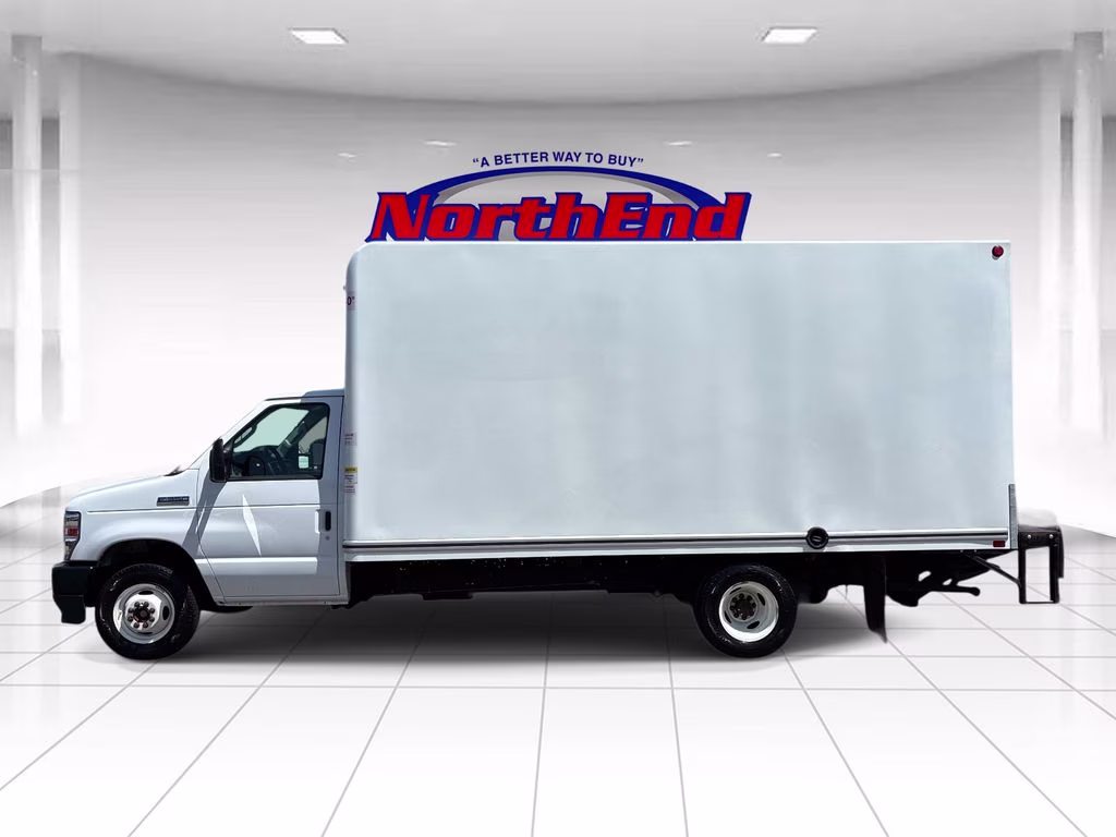 2024 Oxford White Ford E-350SD Base RWD Truck