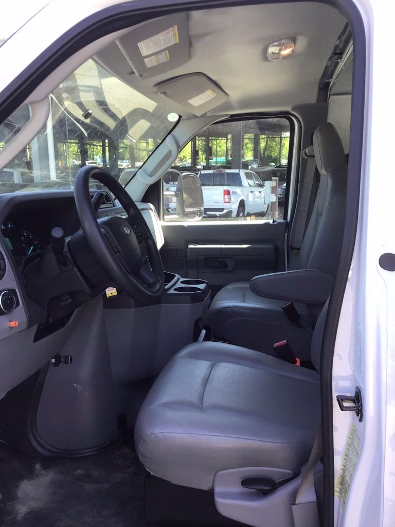 2024 Oxford White Ford E-350SD Base RWD Truck